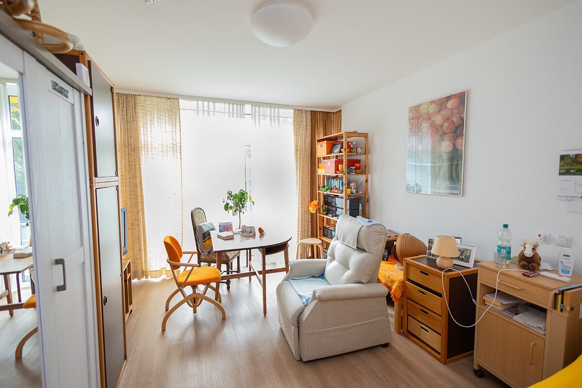 Stilvoll eingerichtetes Zimmer im Aschrott-Altersheim